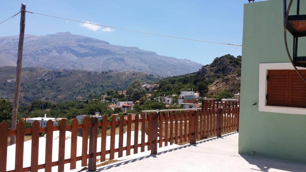 Elia Méronas Exterior photo